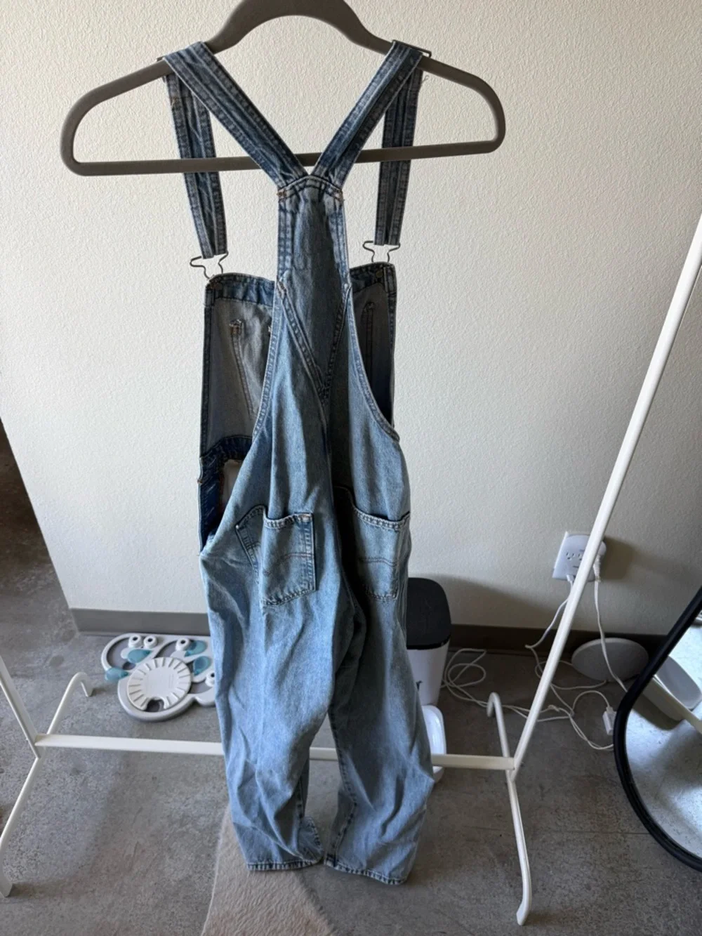 Levi’s Relaxed Straight Leg Overall - Picture 3 of 4